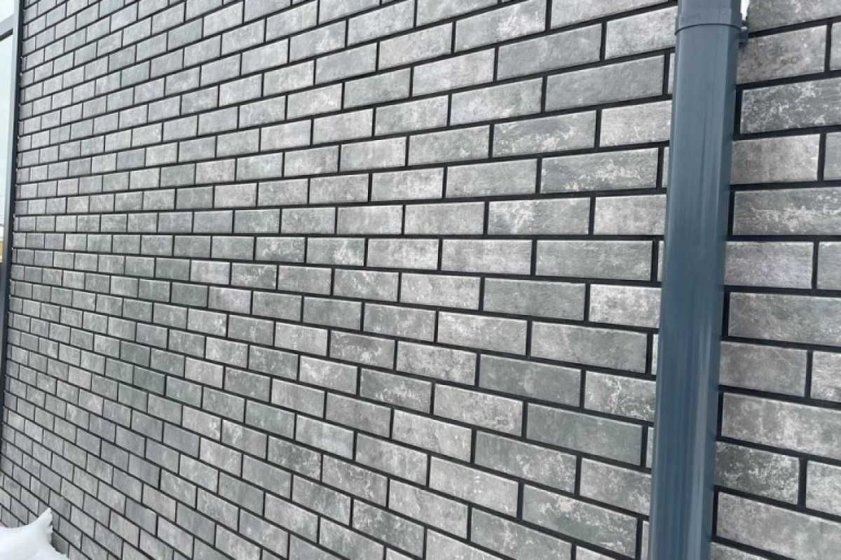 Утеплення стін фасаду термопанелями Primeberg Arteon Grys — комфорт у будинку та зниження тепловтрат